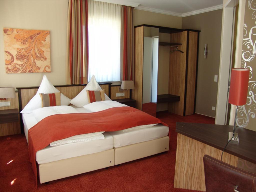M13 Hotel Riol Номер фото