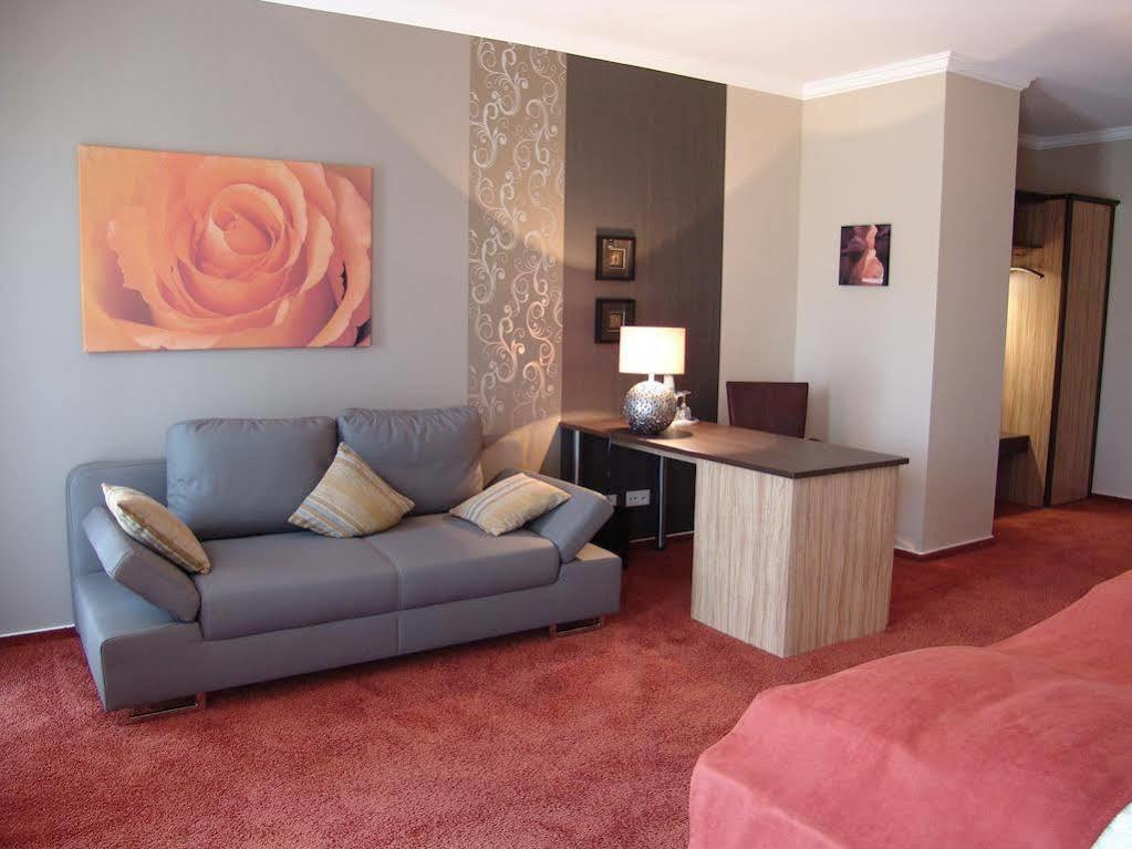 M13 Hotel Riol Экстерьер фото